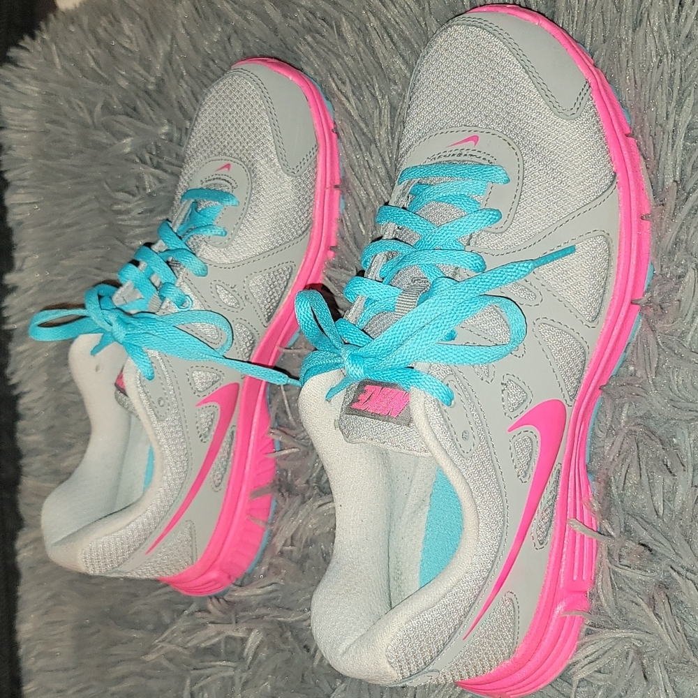 Nike Revolution 2